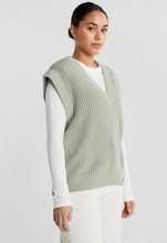 Joanna knitted vest