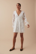 Gina Tricot - Floral loose fit mini dress - midimekot - White - L - Female
