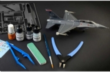 1:72 Complete modeling set F-16 C/D Night Falcon