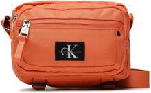 Axelremsväska Calvin Klein Jeans Sport Essentials Camera Bag21 W K50K510676 Orange