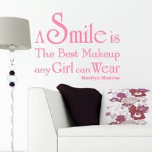 Wallsticker A Smile is the best Makeup