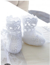 So Charming Socks by DROPS Design - Baby Tofflor Virkmnster str. 15/1 - 15/17