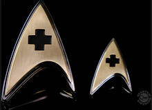 Quantum Mechanix Star Trek: Discovery - Enterprise Medical Badge and Pin Set