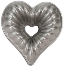 Nordic Ware Kakeform Elegant Heart