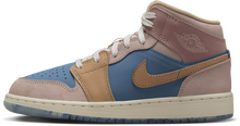 Nike Air Jordan 1 Mid Sneaker School Older Kids' Shoes - Blue