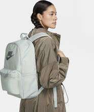Nike Heritage Backpack (25L) - Grey - 50% Recycled Polyester