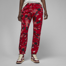 Nike Jordan Artist Series by Parker Duncan Women's Brooklyn Fleece Trousers - Red