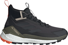 Adidas Adidas Men's Terrex Free Hiker GORE-TEX Hiking Shoes 2.0 Carbon/Grey Six/Core Black Vandringskängor 41 1/3