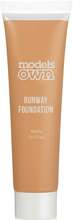 Models Own Runway Matte Foundation Chestnut - 30 ml