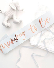 Hvitt Ordensbånd med Rose Gullfarget Mommy to Be Tekst - Twinkle Twinkle