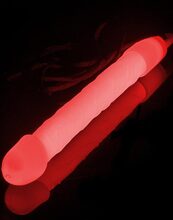 Rød Dick Glow Stick med Snor 15 cm