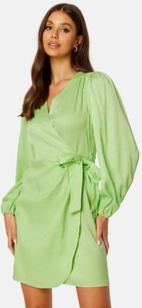 SELECTED FEMME Stine LS Short Wrap Dress Pistachio Green 36