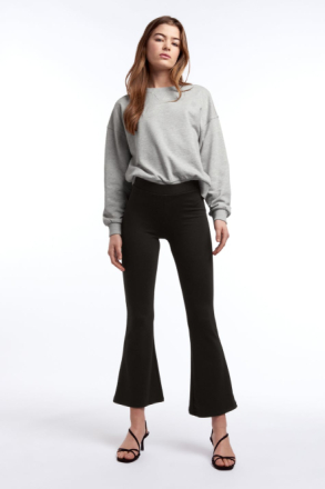 Gina Tricot - Flare petite jersey trousers - byxor - Black - S - Female