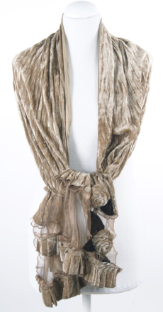 Taupekleurige crushed fluwelen sjaal