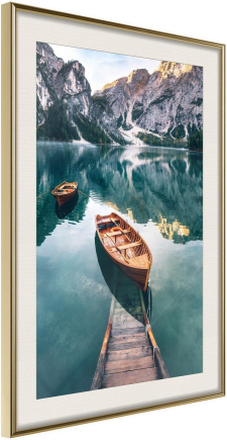 Inramad Poster / Tavla - Lake in a Mountain Valley - 40x60 Guldram med passepartout