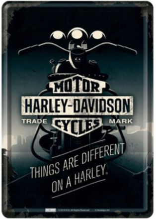Harley Davidson Things Are Different On A Harley - Metalen Postkaart