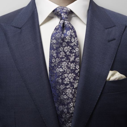 Eton Marinblå jacquardvävd slips med rosmönster...