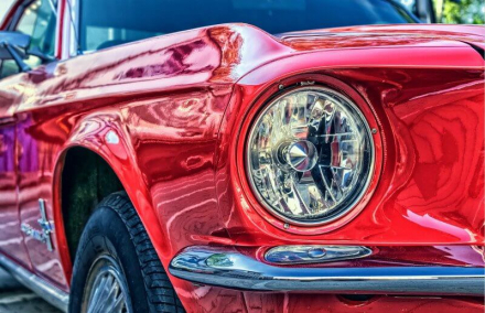 Rotes Auto Front – Malen nach Zahlen, 50x40cm / Fertig bespannt / 24 Farben (Einfach)