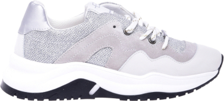 Low-top trainers in white leather and glitter fabric