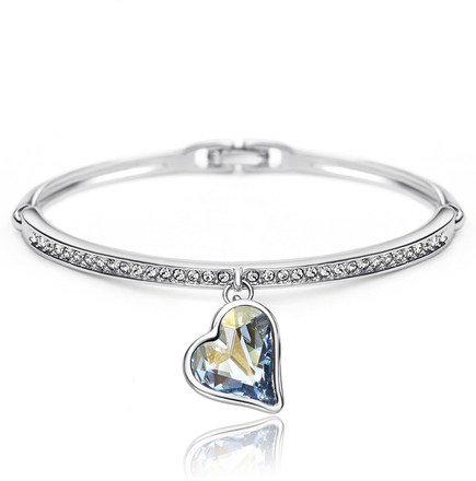 Armband "Blue Heart" med en större ljusblå Austrian Crystal och flera små Austrian Crystals samt i platinumplätering