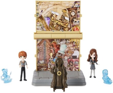 Wizarding World Harry Potter, Room of Requirement 2-in-1 Transforming Playset with 2 Exclusive Figures
