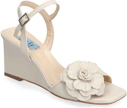 Zeppa Flower Designers Heels Wedges Cream Apair
