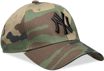 League Essential 9Forty Neyya Sport Headwear Caps Green New Era