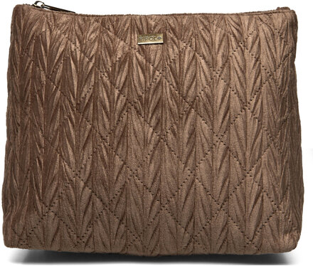 Triangle Cosmetic Bag Quilted Taupe Necessär Brown Pipol's Bazaar