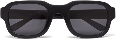 66 Sunglasses Accessories Sunglasses D-frame- Wayfarer Sunglasses Black VANS