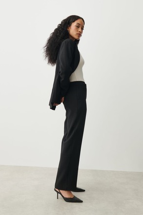 Gina Tricot - Straight regular trousers - byxor - Black - 42 - Female
