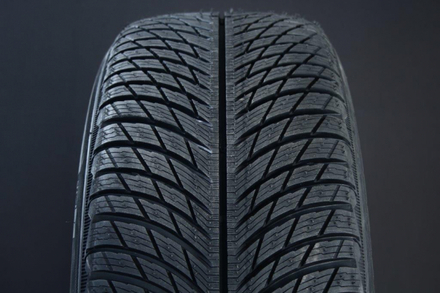 235/60R18 MICHELIN PILOT ALPIN 5 SUV FRIKTION