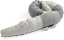 Sebra Strikket pude/sengerand - Sleepy Croc - Elephant Grey