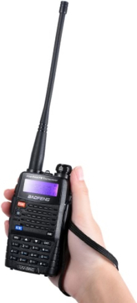 BAOFENG UV-5RC Mobile 2-Wege Funk Walkie Talkie VHF / UHF Dualband Handfunkgerät Gegensprechanlage mit LCD FM Radio Empfänger 128 Speicherkanäle DTMF Encode VOX mit Standfuß