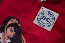 DC Comics Men's Bombshell Wonder Woman Logo T-Shirt - Red - S