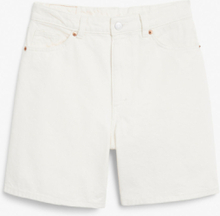 High waist denim shorts - White
