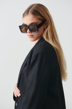 Gina Tricot - Large square sunglasses - solglasögon - Brown - ONESIZE - Female