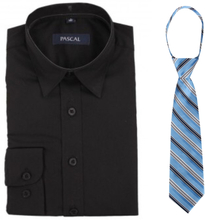 Svart skjorte med blått slips