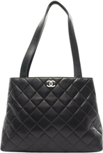 Chanel Matele Tote-Bags