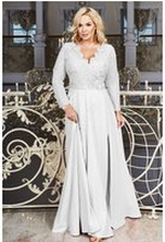 Biała sukienka na ślub cywilny ze srebrnymi opiłkami plus size - Carmen