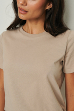 NA-KD Basic T-shirt i bomull med rund hals - Beige
