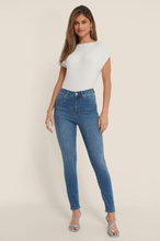 NA-KD Skinny jeans med stretch och hög midja - Blue