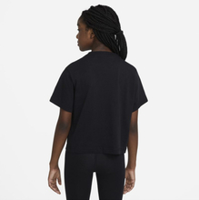 Nike Sportswear Older Kids' (Girls') T-Shirt - Black