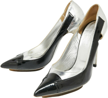 Pre -owned Patent and Leather Spoined Toe Pumps