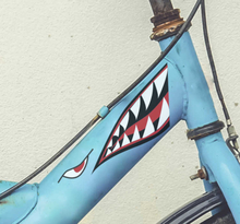 Sticker voor fiets haai gezicht scherpe tanden