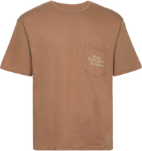 Mfgd Pocket Tee T-shirts & Tops Short-sleeved Brun Zen Running Club*Betinget Tilbud