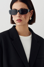 Gina Tricot - Slim rectangular sunglasses - Solbriller - Black - ONESIZE - Female