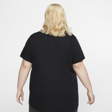 Nike Plus Size - Sportswear Essential Women's T-Shirt - Black