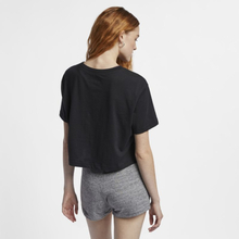 Nike Sportswear Essential Women's Cropped T-Shirt - Black