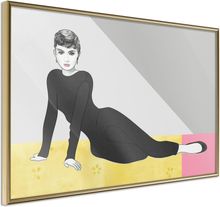 Inramad Poster / Tavla - Elegant Audrey - 30x20 Guldram