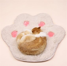TG-PB0102 Cute Paw Shape Plush Pet Pad Soft Warm Dog Cat Rest Sleeping Pad Floor Mat